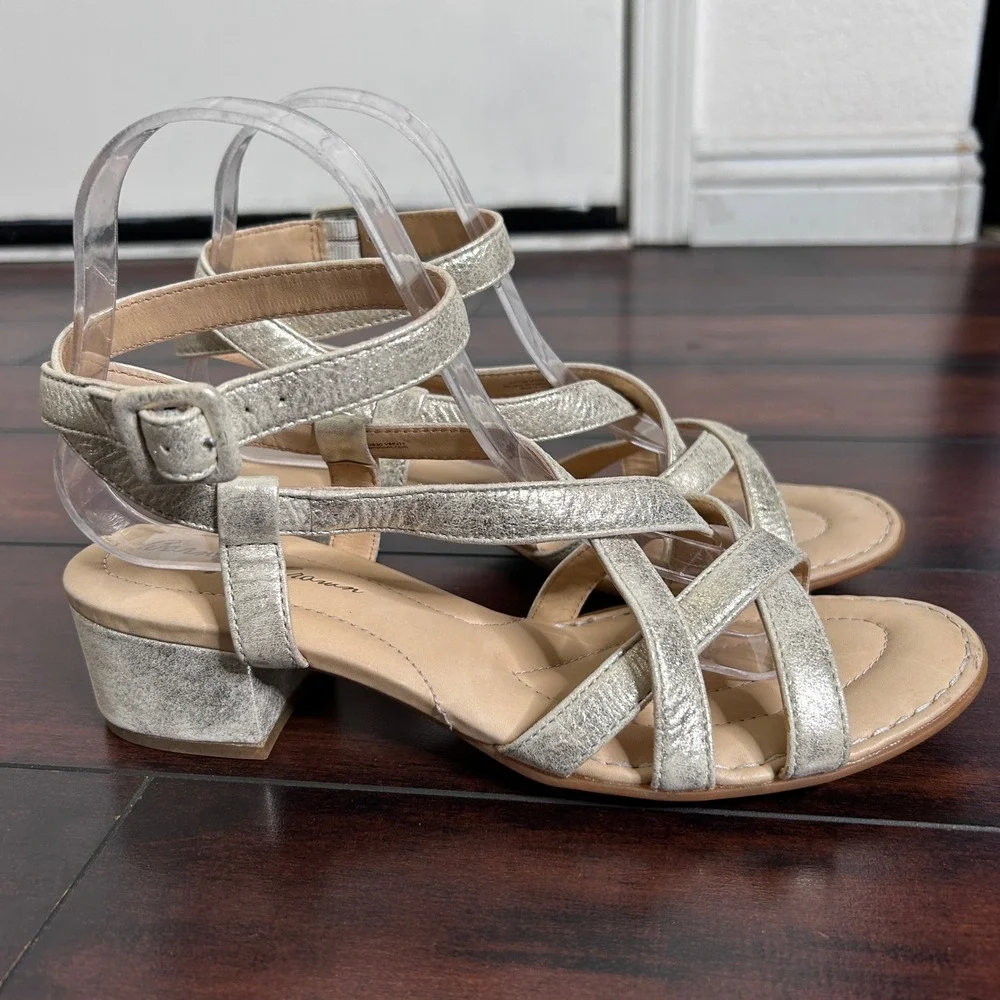 NWOB Born Strappy Block Heel Sandals Women 8 Gold Metallic Leather Wedding Guest